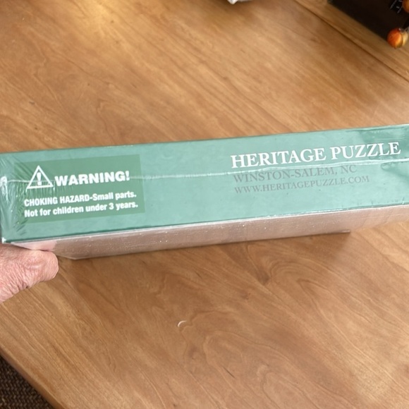 Santa Express 550 Piece Puzzle NWT - Picture 7 of 8